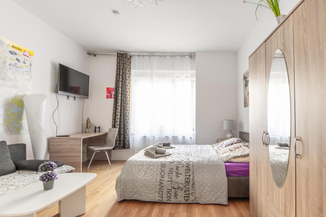 A Stylish Apartment In The Center Of True Berlino Esterno foto
